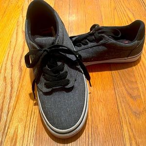 Men’s 10.5 Gray Van sneakers